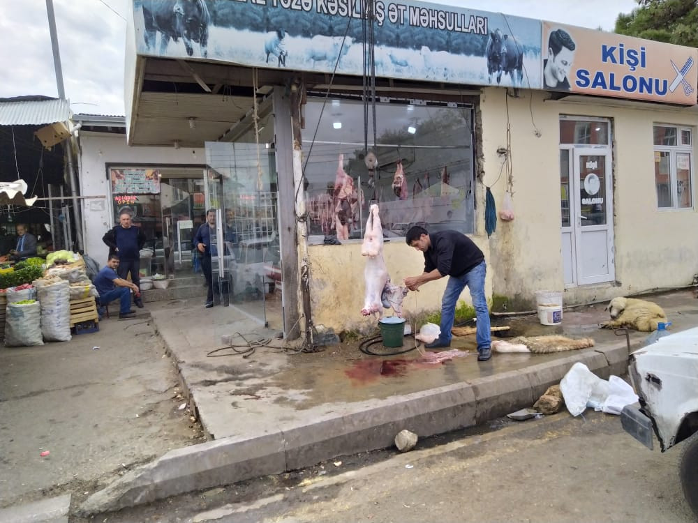 Bakı və Xaçmazda ət kəsimi ilə bağlı reydlər keçirildi - FOTOLAR